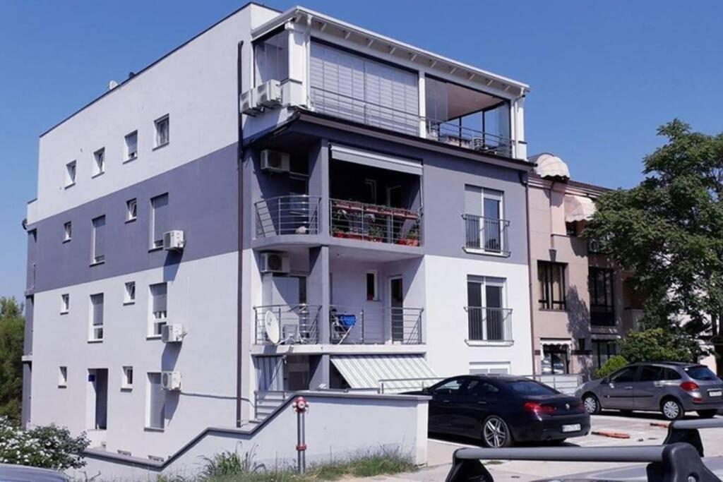 Apartman Franko - Uz Parking PUY 외부 사진