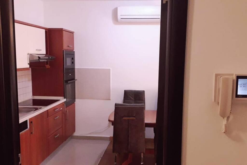 Apartman Franko - Uz Parking PUY 외부 사진