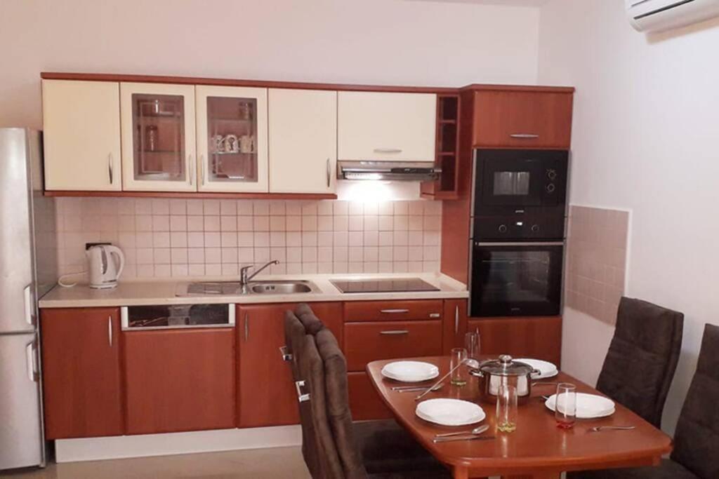 Apartman Franko - Uz Parking PUY 외부 사진